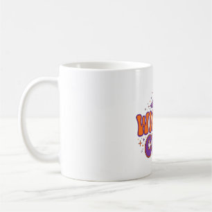 Caneca De Café Bruxa Bonita Tipografia Retro de Halloween Arte