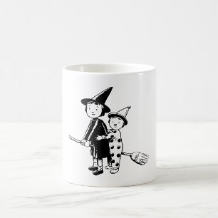 Caneca De Café Bruxa e Palhaço do Halloween andando de vassoura