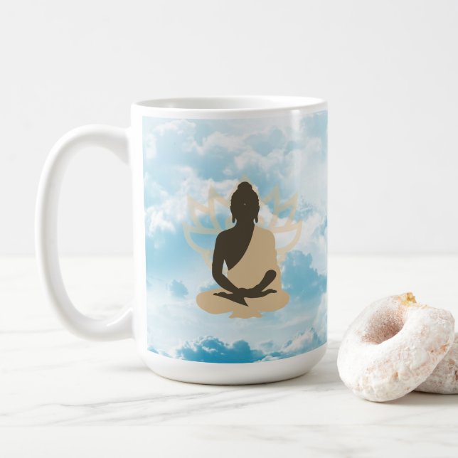 Caneca De Café Buda Na Meditação De Nuvens (Com Donut)
