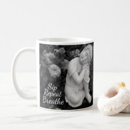 Caneca De Café Buda Sip Breathe Repeat – Afirmação Preto e Branco