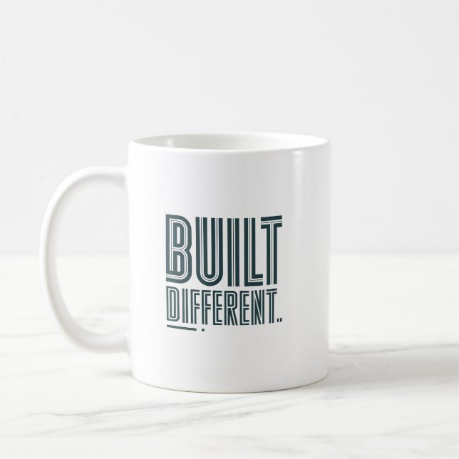 Caneca De Café Built Different Statement Mug (Esquerda)
