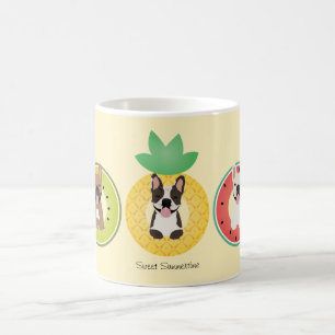 Caneca De Café Bulls Franceses Em Fluxos De Piscina De Fruta