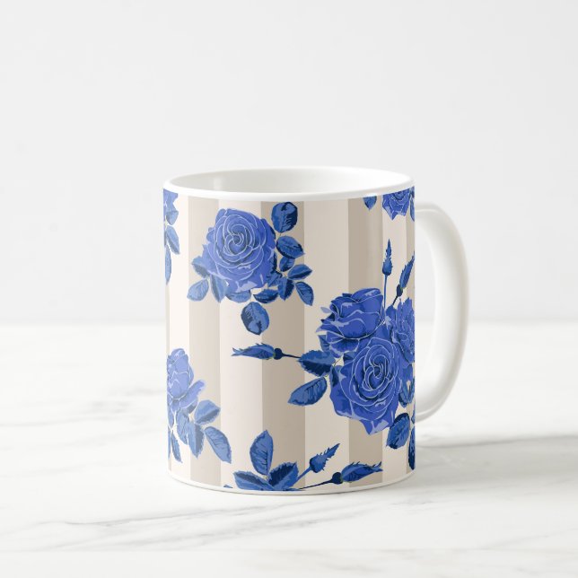 Caneca De Café Buquês azuis de rosas sobre fundo listrado (Frente Esquerda)
