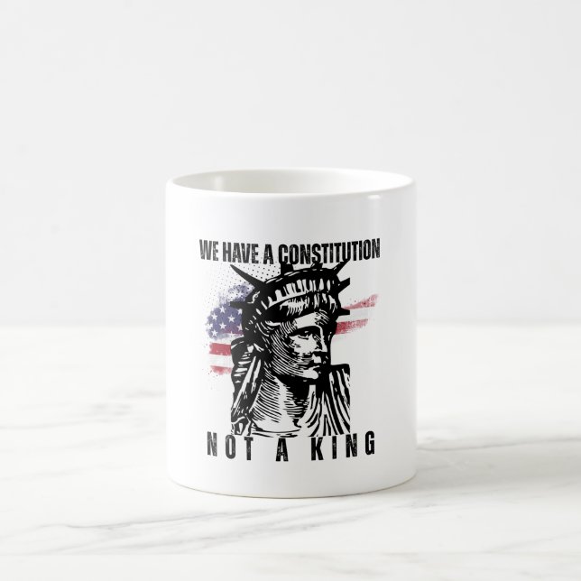 Caneca De Café Busto da Liberdade com Arte de Bandeira Grunge (Centro)
