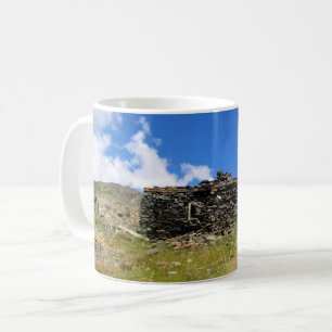 Caneca De Café Cabina de pedra antiga em Gaylor Lagos, passagem d