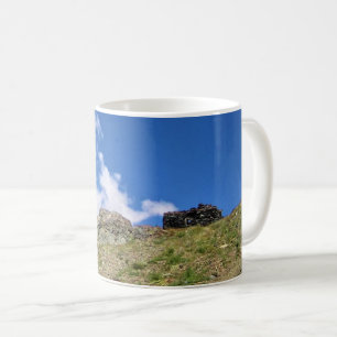 Caneca De Café Cabina de pedra antiga em Gaylor Lagos, passagem d