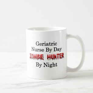Caneca De Café Caçador geriátrico da enfermeira/zombi