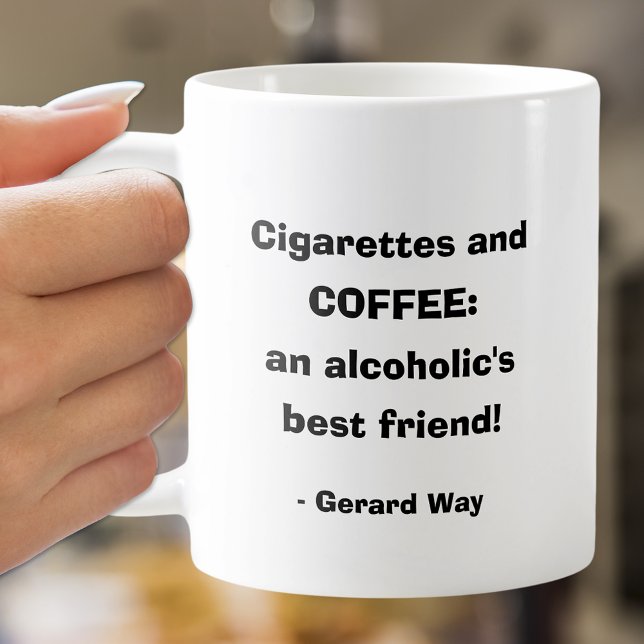 Caneca De Café Café e Cigarros Citam Texto Humorístico (Chuckle over "Cigarettes and Coffee: an alcoholic's best friend" quote on this coffee cup.)