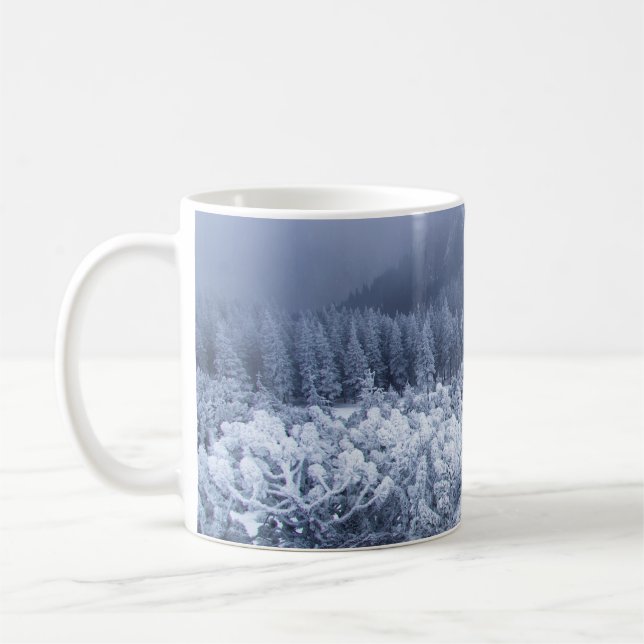 Caneca De Café Calm Winter Mountain: Serenidade Foggy. (Esquerda)