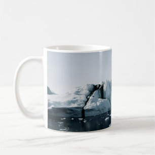 CANECA DE CAFÉ CAMA DE MADEIRA NEGRA COM FOLHA BRANCA
