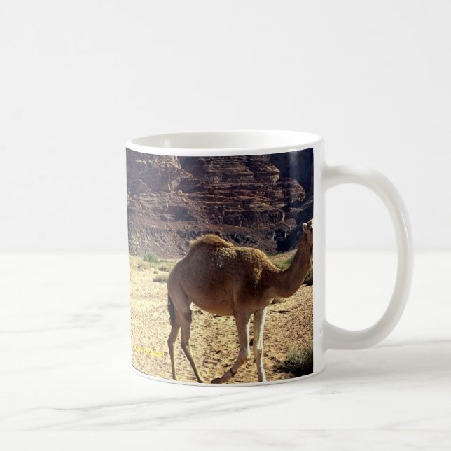 Caneca De Café Camelos no deserto do rum do barranco, deserto de (Direita)