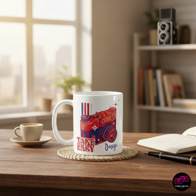 Caneca De Café Câmera Retro 'Take It Easy' (A cozy retro vibe for every photographer—your new favorite camera mug.)