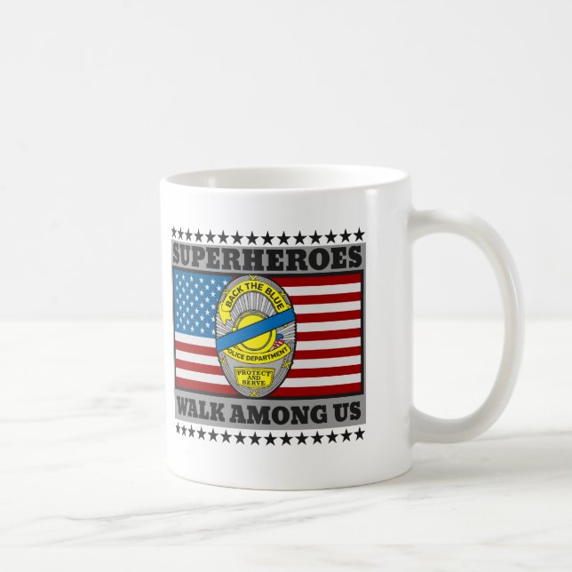 Caneca De Café Caminhada dos super-herói da polícia entre nós (Direita)