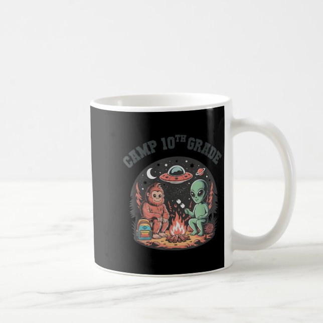 Caneca De Café Camp Funny Out 10th Grade Bigfoot Alienígena C (Direita)