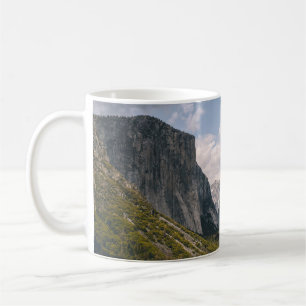 CANECA DE CAFÉ CAMPO DE GRAMAS VERDE PERTO DA MONTANHA ROCKY SOB