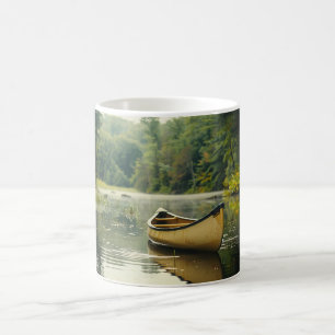 Caneca De Café Canoa em um Rio