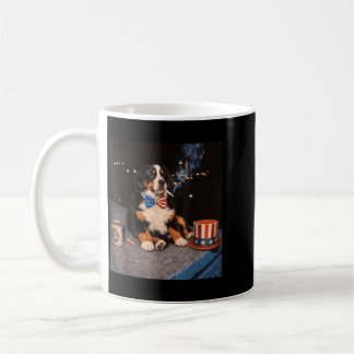 Caneca De Café Cão de Montanha Bernês Fumando Cigarro Patriótico