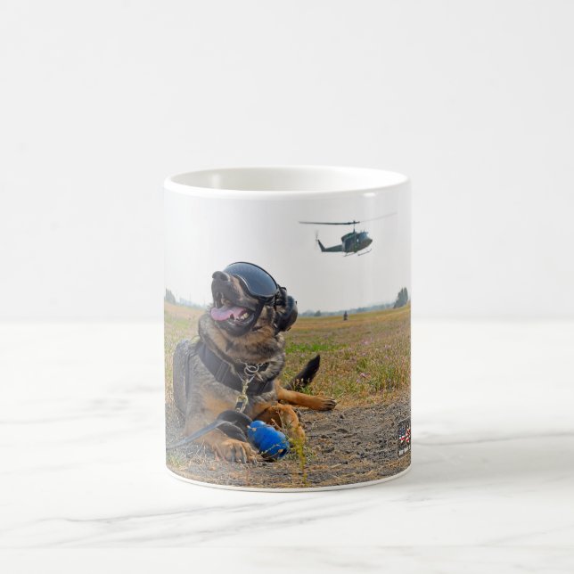 CANECA DE CAFÉ CÃO DE TRABALHO MILITAR DOS EUA (Centro)