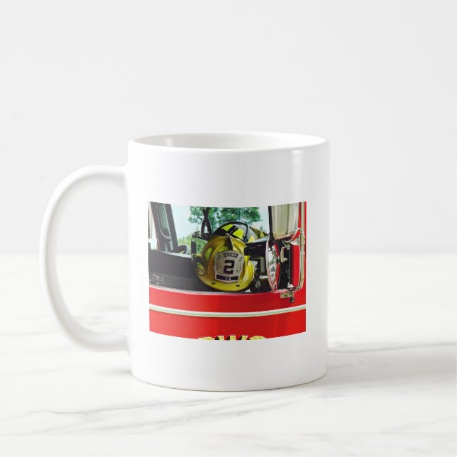 Caneca De Café Capacetes de Bombeiros Dentro do Caminhão de Bombe (Esquerda)