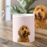 Caneca De Café Capinha de Telefone Rosa Pastel Personalizada com<br><div class="desc">Desfrute de suas bebidas favoritas com um toque de personalização com esta caneca rosa pastel, apresentando uma foto do seu cachorro querido e o nome dele. Feita de cerâmica de alta qualidade, esta caneca é durável e segura para micro-ondas, perfeita para café, chá ou qualquer bebida que você ame. A...</div>
