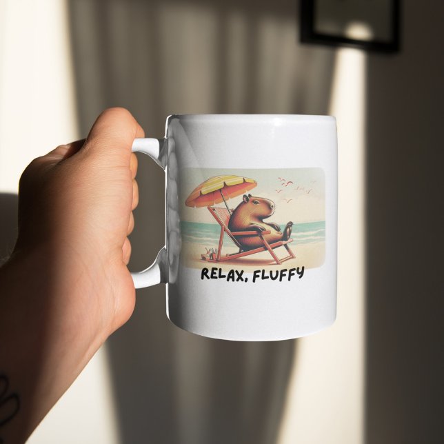 Caneca De Café Capybara na praia diz: Relaxe, Fluffy (Criador carregado)