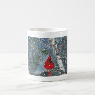 Caneca de café cardinal do inverno nevado