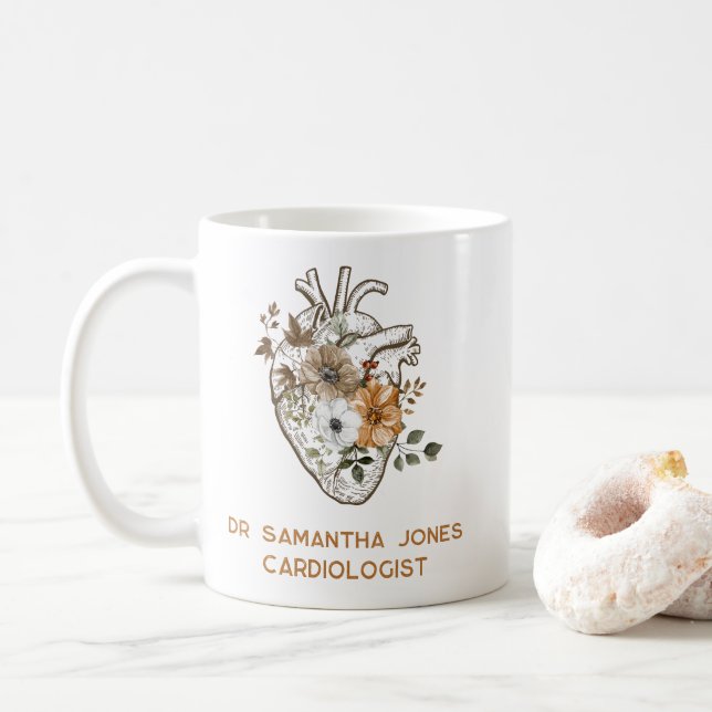 Caneca De Café Cardiologista Floral Personalizado do Coração Anat (Com Donut)