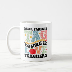 Caneca De Café Caros pais dizem que você ama os professores do Sc
