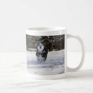 Caneca De Café Carregando Mug De Café Em Tração