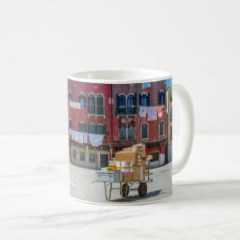 Caneca De Café Carrinho com caixas em Veneza