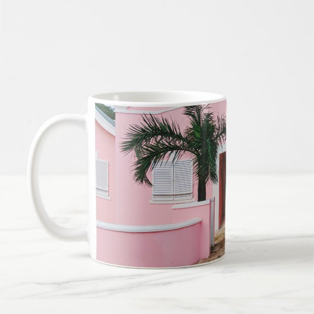 CANECA DE CAFÉ CASA DE PINK E BRANCO CONCRETO PERTO DAS ÁRVORES V (Esquerda)