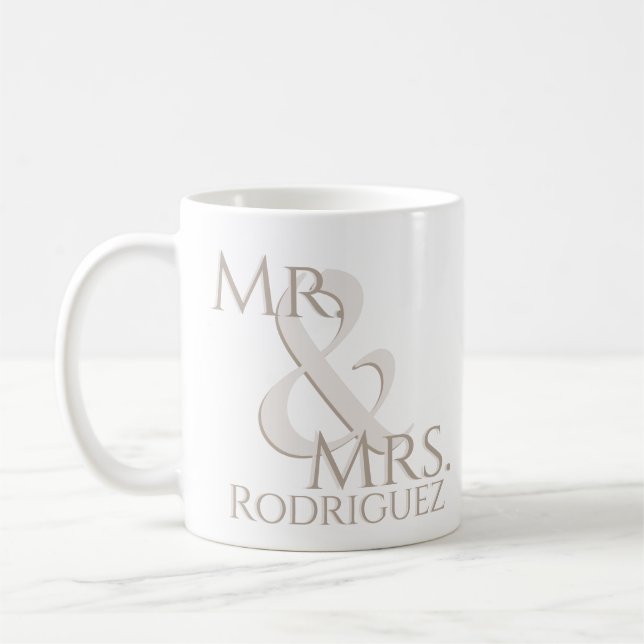 Caneca De Café Casais Monogramados Mug para Noivado de Casamento (Esquerda)