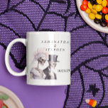 Caneca De Café Casal de Esqueleto de Casamento de Halloween<br><div class="desc">Este design pode ser personalizado na área fornecida pela alteração da foto e/ou do texto. Ou pode ser personalizado clicando em Personalizar este Modelo e, em seguida, escolhendo o clique para personalizar mais a opção e excluir ou alterar a cor do plano de fundo, adicionar texto, alterar a cor ou...</div>
