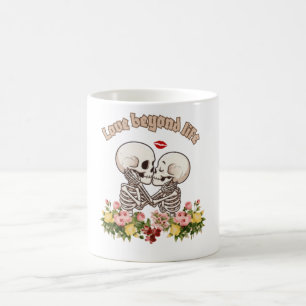 Caneca De Café Casal de esqueletos beijando com Gótico Floral
