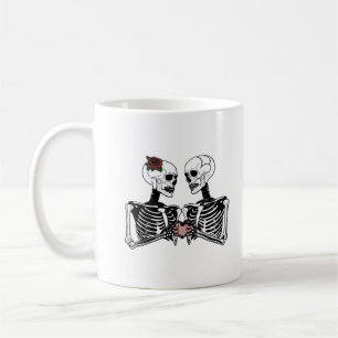 Caneca De Café Casal Romântico de esqueleto - Gótico com Mãos Car