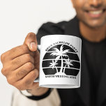 Caneca De Café Casamento Personalizado da Ilha do Partido da Bach<br><div class="desc">Legal palmeiras pretas em uma despedida de solteiro ou caneca de casamento. Personalize estes favores tropicais para o seu casamento de destino. Eles são perfeitos para a festa noiva de uma ilha,  num janto de ensaio de fuga,  ou para uma madrinha de casamento ou melhor homem.</div>