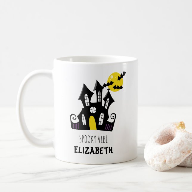 Caneca De Café Castelo de Spooky de Halloween de Texto Personaliz (Com Donut)
