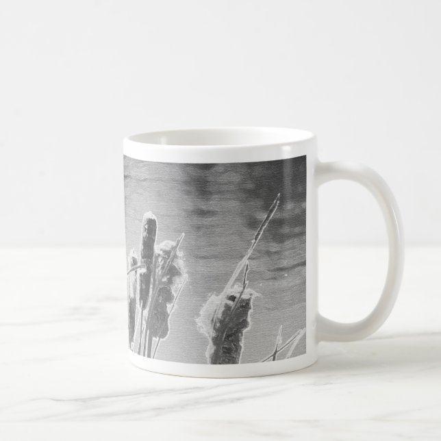 Caneca De Café Cattails por Pond em preto e branco (Direita)
