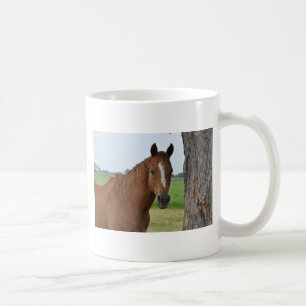 Caneca De Café Cavalo junto à Árvore
