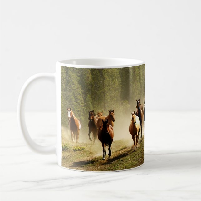 Caneca De Café Cavalos correndo em Montana ranch (Esquerda)