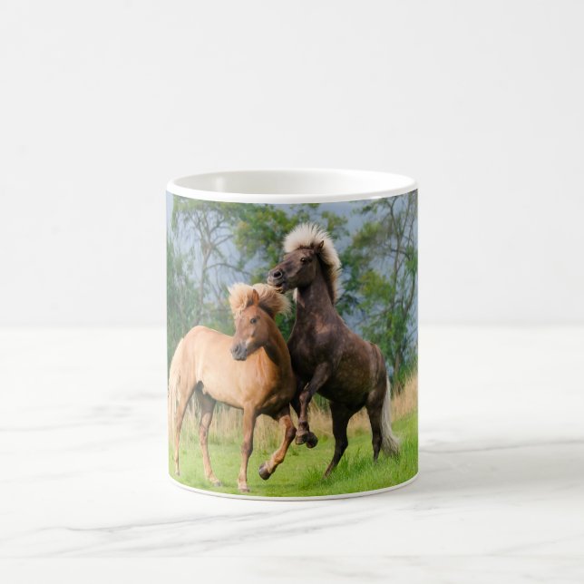Caneca De Café Cavalos Islandeses Brincando e Arremessando, Foto  (Centro)