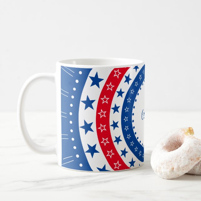 Caneca De Café Celebrar estrelas vermelhas, brancas e azuis (Com Donut)