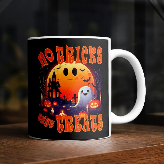 Caneca De Café Cemitério de Halloween com Ghost feliz e fofo (Criador carregado)
