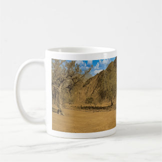 Caneca De Café Cemitério nas montanhas Hajar dos Emirados Árabes