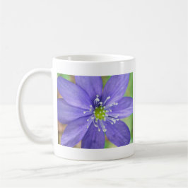 Caneca De Café Centro de uma flor azul com carimbos brancos