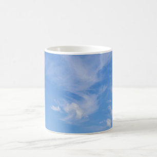 Caneca De Café Céu Azul Com Nuvens Sabedoras