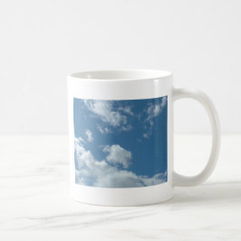 Caneca De Café céu azul e nuvens brancas