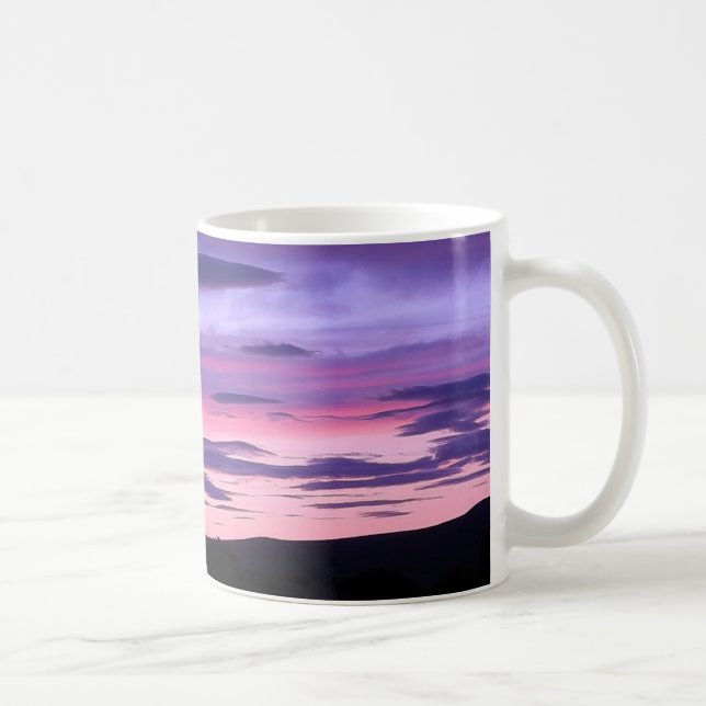 Caneca De Café Céu Etéreo do Pôr do Sol com Gradiente Roxo Suave (Direita)