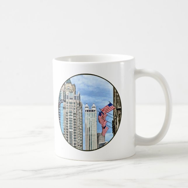 Caneca De Café Chicago - Flags Along Michigan Avenue (Direita)