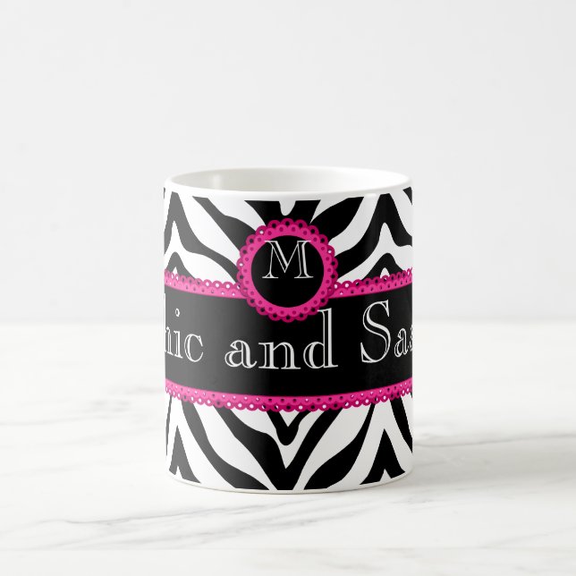 Caneca De Café Chique da zebra e do laço e monograma Sassy (Centro)